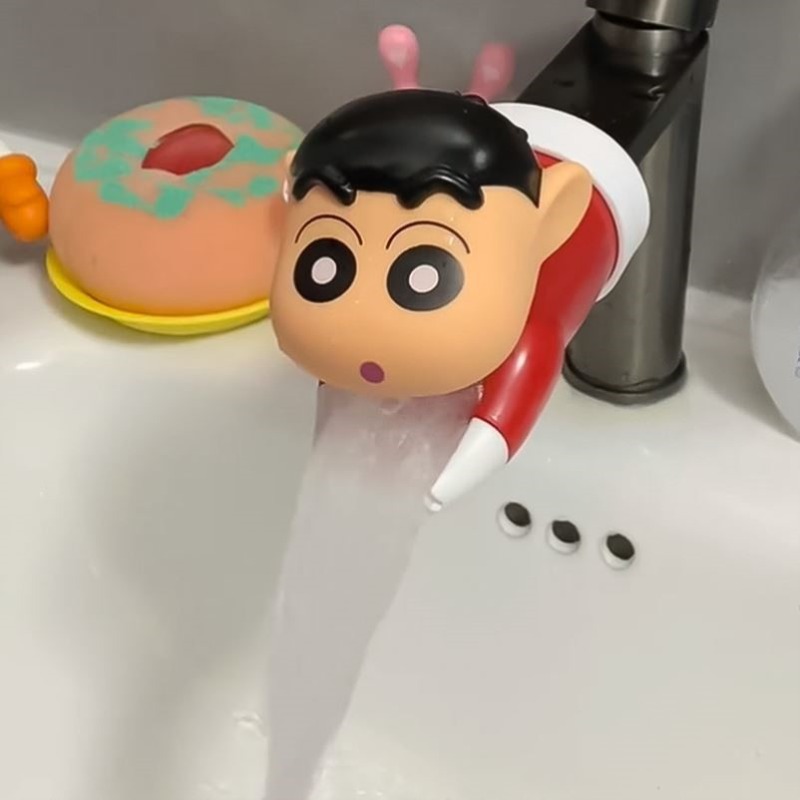 Plumbing - Crayon ShinChans, simpatico accessorio a forma